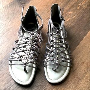 Guess sandals size 8